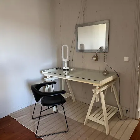 Daire 1er Etage Dans Maison De Maitre *