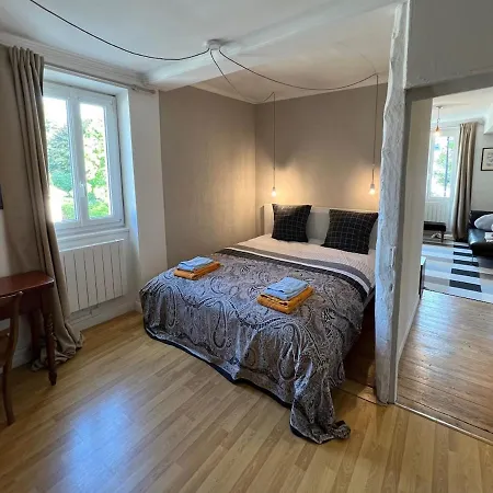 1er Etage Dans Maison De Maitre