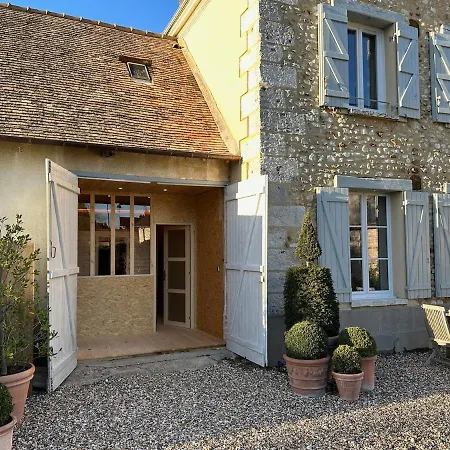 1er Etage Dans Maison De Maitre *